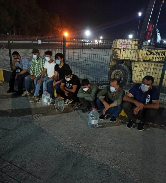 Mersin'de yasadışı KKTC'ye kaçmaya çalışan 8 mülteci yakalandı